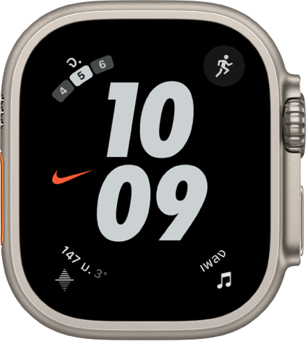 หน้าปัดนาฬิกา Nike แบบผสมที่มีตัวเลขขนาดใหญ่แสดงเวลาที่กึ่งกลาง มีกลไกหน้าปัดแสดงอยู่สี่หน้าปัด ดังนี้: ปฏิทินอยู่ที่ด้านซ้ายบนสุด ออกกำลังกายอยู่ที่ด้านขวาบนสุด ความสูงของรถจอดอยู่อยู่ที่ด้านซ้ายล่างสุด และเพลงอยู่ที่ด้านขวาล่างสุด