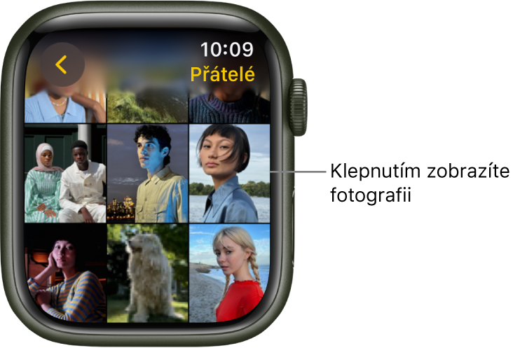 Hlavní obrazovka aplikace Fotky na hodinkách Apple Watch s několika fotkami zobrazenými v mřížce.