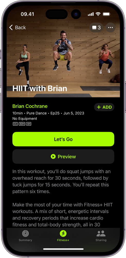 Skærmen Apple Fitness+ , som viser en træning. Et billede af trænere, som udfører en træning, er øverst på skærmen. Titlen på træningen og navnet på den træner, som underviser, er i midten. Knapperne til at starte og se et eksempel på træningen er over træningsoplysningerne.