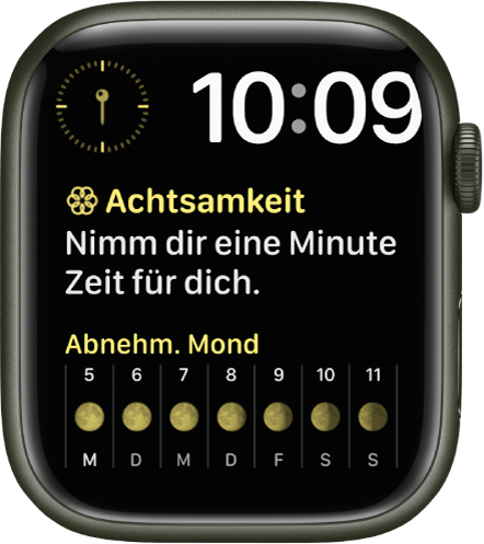 Das Zifferblatt „Modular Duo“ mit einer digitalen Uhr oben rechts und drei Komplikationen: „Kompass“ oben links, „Achtsamkeit“ in der Mitte und „Mondphase“ unten.