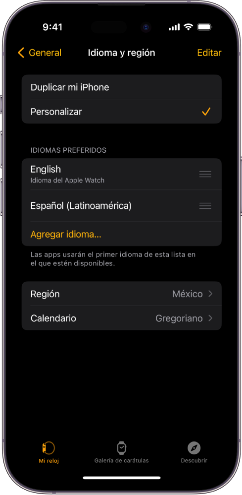 La pantalla Idioma y región en la app Apple Watch muestra los idiomas inglés y español debajo de la sección Idiomas preferidos.