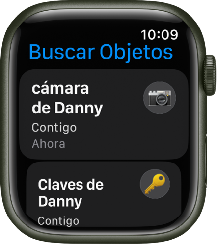 La app Buscar Objetos muestra que llevas contigo los AirTags unidos a una cámara y a un juego de llaves.