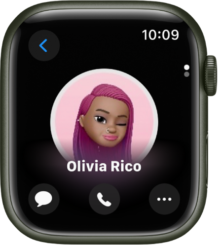 La app Contactos con un contacto. La imagen del contacto está en el centro de la pantalla con el nombre debajo. Debajo aparecen los botones Teléfono, Mensajes y “Más opciones”. Arriba a la izquierda está el botón Atrás.
