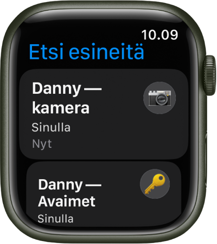 Etsi esineitä -apissa näkyy, että kameraan ja avaimiin kiinnitetyt AirTagit ovat itselläsi.