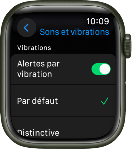 Réglages Sons et vibrations sur l’Apple Watch avec les options Par défaut et Distinctive sous le commutateur Alertes par vibration.