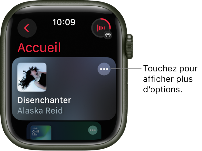 L’app Musique présente l’écran Accueil avec un album affiché. Un bouton Plus d’options est affiché à droite. En haut à droite se trouve le bouton À l’écoute. Un bouton Retour se trouve en haut à gauche.