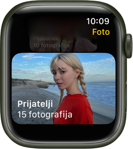 Aplikacija Foto na Apple Watchu s prikazom albuma Prijatelji.