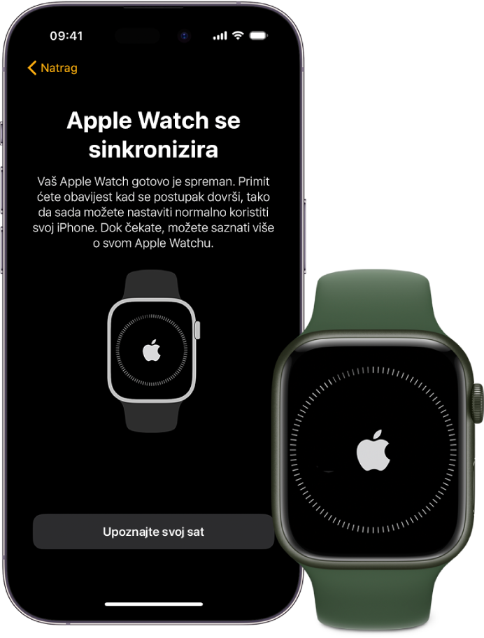 iPhone i Apple Watch, jedan do drugog. Zaslon iPhonea prikazuje “Apple Watch se sinkronizira”. Apple Watch prikazuje napredak sinkroniziranja.