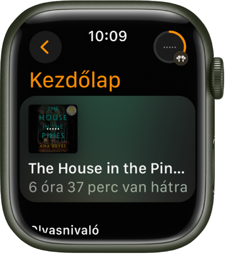 A Hangoskönyvek app főképernyője. A Lejátszás alatt gomb a jobb felső részen található. A lejátszás alatt álló könyv középen, a hátralévő idő pedig a cím alatt látható.