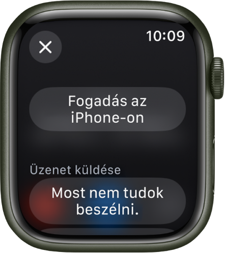 A Telefon app a bejövőhívás-beállításokkal. A Fogadás az iPhone-on gomb felül, míg alatta egy javasolt válasz látható.
