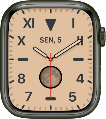 Wajah jam California, menampilkan gabungan angka Romawi dan Arab. Wajah jam menampilkan tanggal dan komplikasi Fase Bulan.