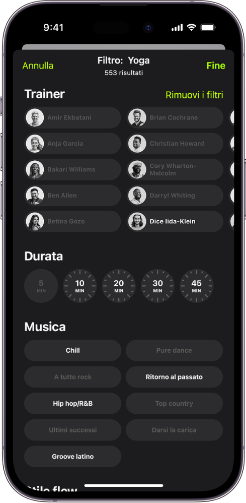 La schermata Apple Fitness+ con le opzioni per ordinare e filtrare gli allenamenti. Nella parte superiore dello schermo è visualizzato un elenco di allenatori. Gli Intervalli di tempo sono visualizzati al centro dello schermo. Sotto gli intervalli di tempo è visualizzato un elenco di generi musicali.
