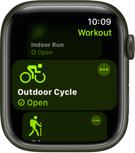 „Workout“ ekranas, kuriame pažymėta treniruotė „Outdoor Cycle“. Treniruotės plytelės viršuje dešinėje pateiktas mygtukas „More“.