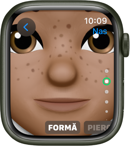 Aplicația Memoji pe Apple Watch prezentând ecranul de editare Nas. Există o vedere de aproape a chipului, centrată pe nas. Cuvântul Formă apare în partea de jos.
