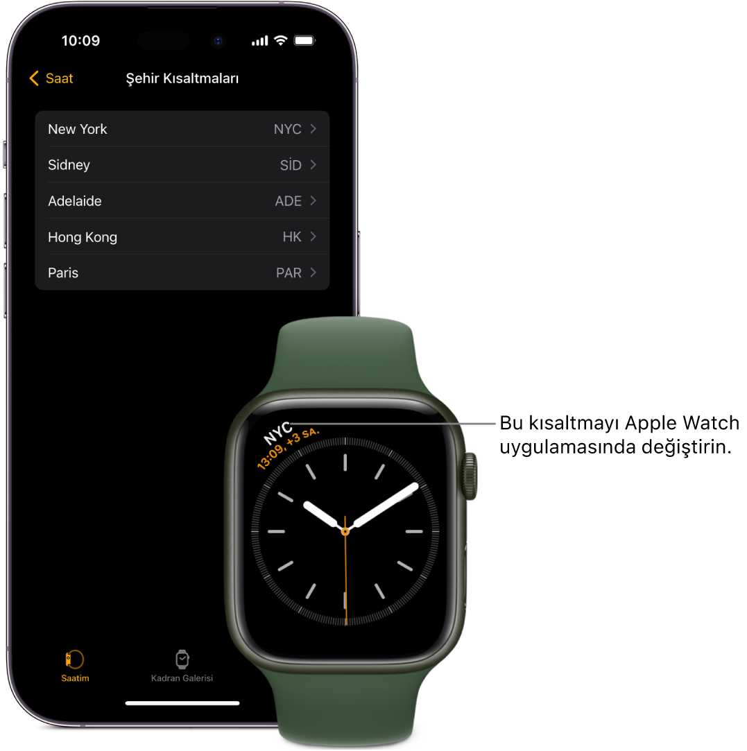 Yan yana bir iPhone ve Apple Watch. Apple Watch ekranı, NYC kısaltmasını kullanan New York City saatini gösteriyor. iPhone ekranı, Apple Watch uygulamasının Saat ayarlarında bulunan şehir listesini gösteriyor.