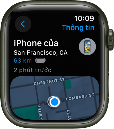 Ứng dụng Tìm thiết bị đang hiển thị vị trí của một iPhone. Tên của thiết bị ở trên cùng, với vị trí, khoảng cách, điện tích pin hiện tại và lần sau cùng thiết bị phản hồi ở bên dưới. Nửa phía dưới của màn hình hiển thị một bản đồ với một dấu chấm biểu thị vị trí gần đúng của thiết bị. Một nút Quay lại ở trên cùng bên trái.