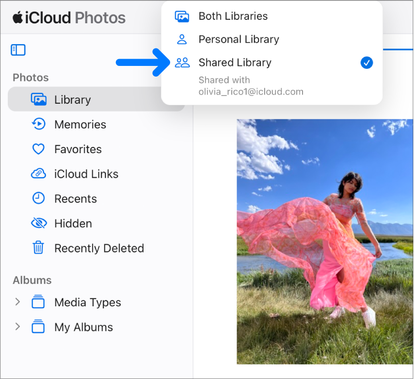 A pop-up menu in the Photos toolbar is open, showing the choice between displaying a Personal Library, a Shared Library and Both Libraries.