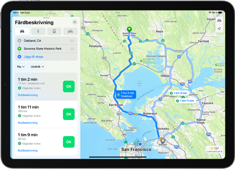 En iPad med en karta med bilrutter med distans, beräknad tidslängd och OK-knappar. Varje rutt visar färgkodade trafikförhållanden.