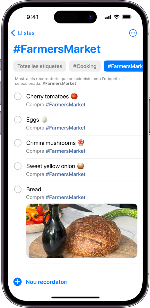 Una llista d’ítems amb l’etiqueta FarmersMarket. Al llarg de la part superior hi ha botons que mostren altres etiquetes que es poden aplicar.