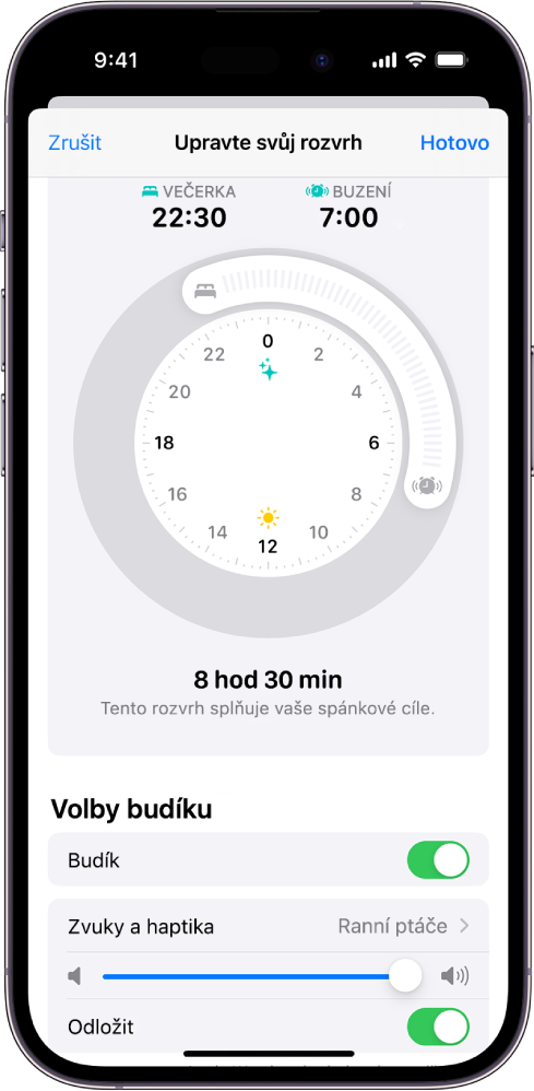 Obrazovka „Upravte svůj rozvrh“ v aplikaci Zdraví s časy večerky a ranního buzení v horní části a s volbami budíku dole