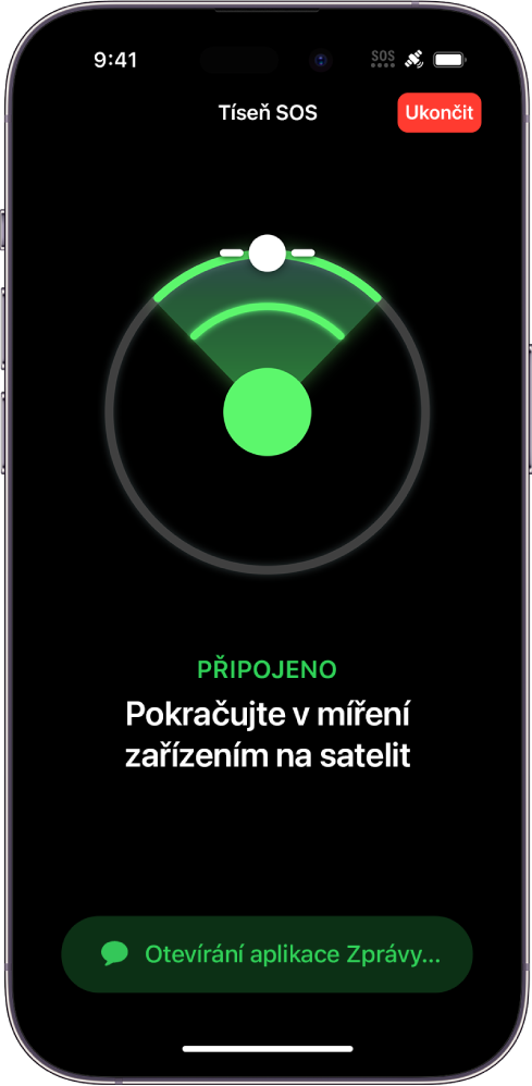 Obrazovka funkce Tíseň SOS s informací, že je telefon připojený, a s pokynem pro uživatele, aby jím dál mířil na satelit. V dolní části obrazovky je vidět tlačítko s textem Otevírání aplikace Zprávy.