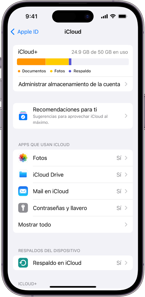La pantalla de configuración de iCloud mostrando el indicador de almacenamiento de iCloud y una lista de funciones, como Fotos, iCloud Drive y Respaldo en iCloud, que se pueden usar con iCloud.