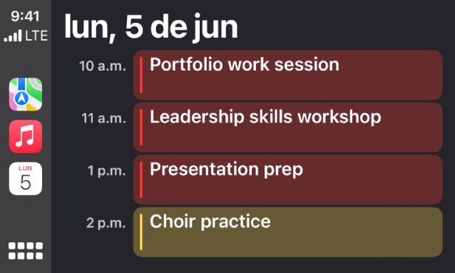 CarPlay muestra Mapas, Música y Calendario en la barra lateral. A la derecha están los eventos del lunes 5 de junio, que incluyen una sesión de trabajo, un taller de habilidades de liderazgo, la preparación de una presentación, y la práctica del coro.