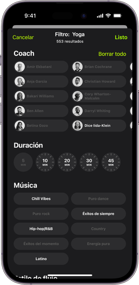 La pantalla de Apple Fitness+ mostrando opciones para ordenar y filtrar entrenamientos. En la parte superior de la pantalla, hay una lista de coaches. Los intervalos de tiempo están en el centro de la pantalla. Debajo del tiempo hay una lista de géneros musicales.