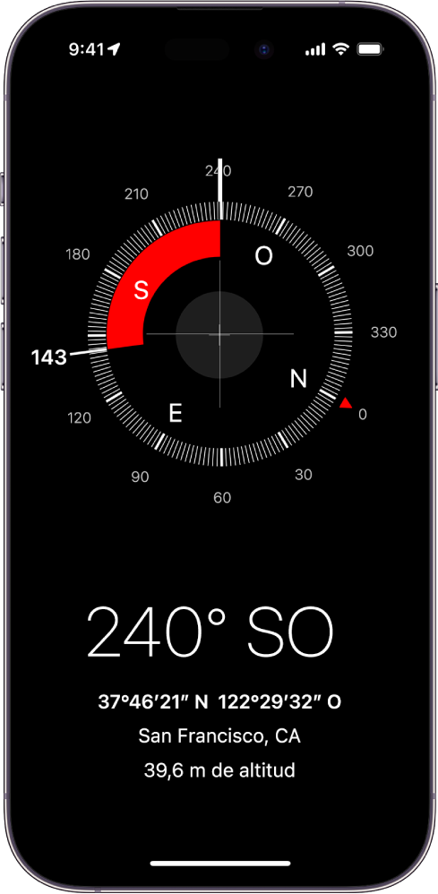 Pantalla de la app Brújula con la dirección a la que señala el iPhone, la ubicación actual y la altitud.