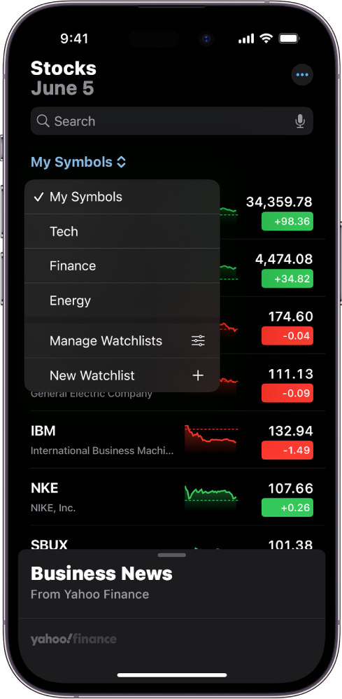 Rakenduse Stocks jälgimisloendis kuvatakse erinevate aktsiate loendit. Loendis on iga aktsia kohta (vasakult paremale) aktsiasümbol ja nimi, hinnagraafik, aktsia hind ning hinnamuutus. Ekraani ülaservas on valitud jälgimisloend My Symbols ning saadaval on järgmised jälgimisloendid ja valikud: Tech, Finance, Energy, Manage Watchlists ja New Watchlist.