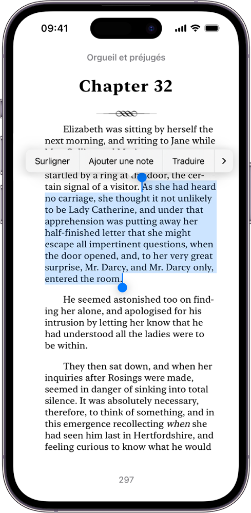 Une page d’un livre dans l’app Livres. Une partie du texte de la page est sélectionnée. Les commandes Surligner, « Ajouter une note » et Traduire se trouvent au-dessus du texte sélectionné.
