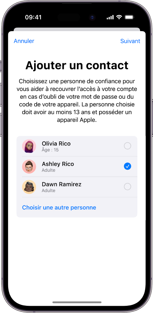 L’écran « Ajouter un contact de récupération » affichant des suggestions de contact de récupération, ainsi qu’une option permettant de choisir une autre personne.