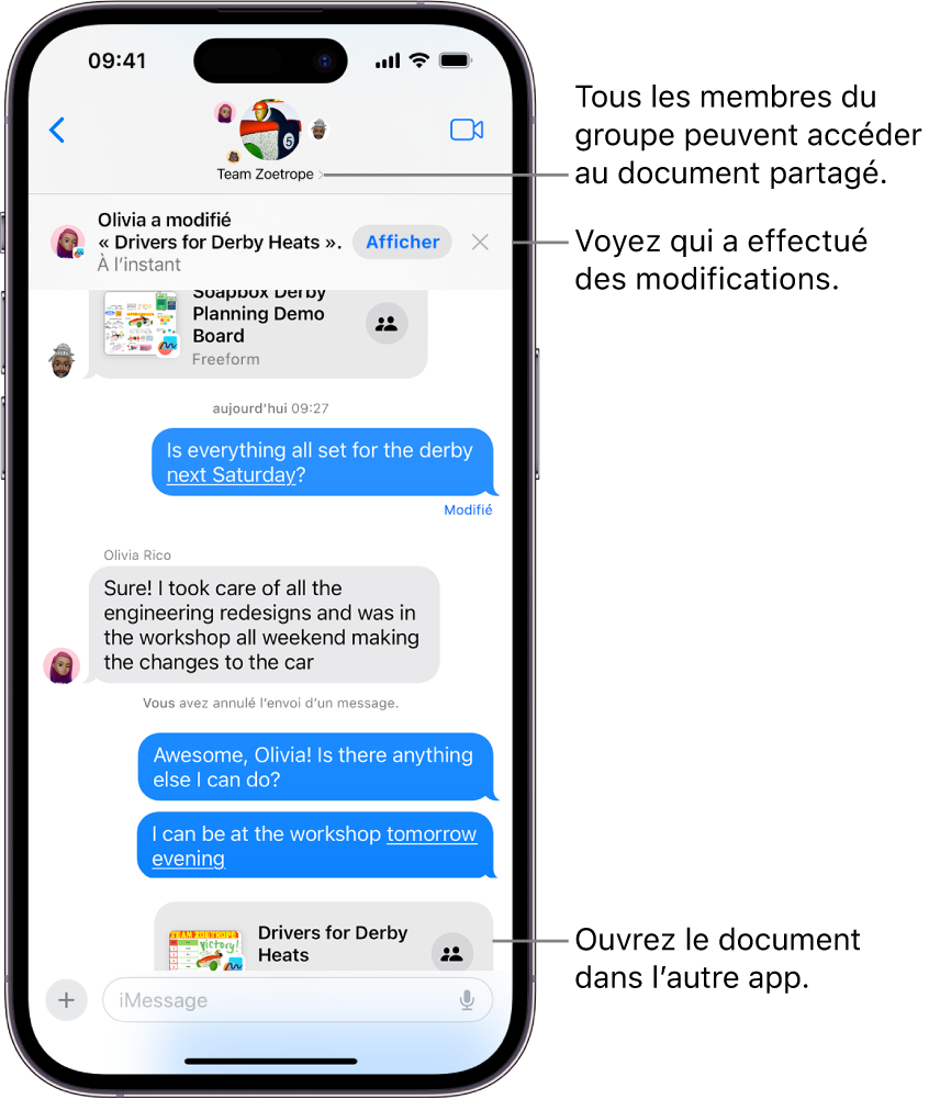 Conversation de groupe dans Messages avec une invitation à collaborer et des mises à jour en haut de la fenêtre de la conversation.