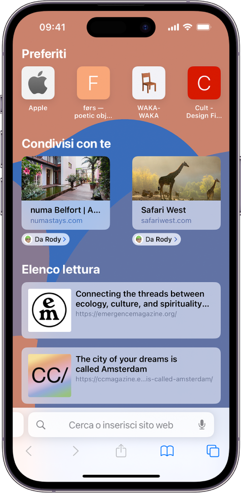 La pagina di apertura di Safari mostra la sezione “Condivisi con te”, con l’anteprima di due pagine web. Sotto ognuna di esse è presente l’etichetta “Da Romeo”.
