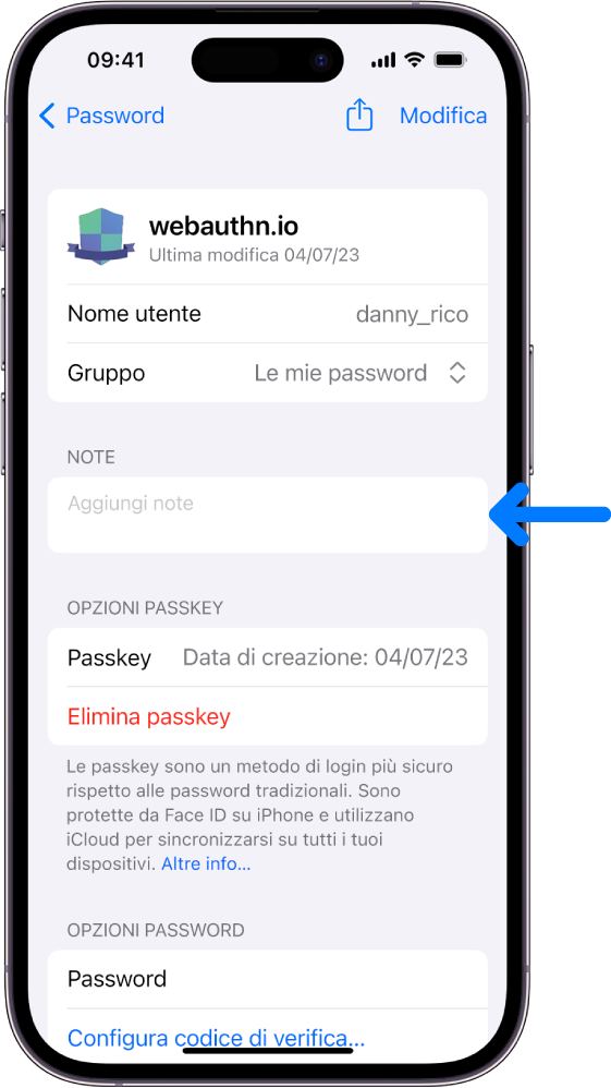 La schermata per l’inserimento della passkey in Portachiavi iCloud, con le informazioni relative alla passkey e un campo per aggiungere e visualizzare le note.