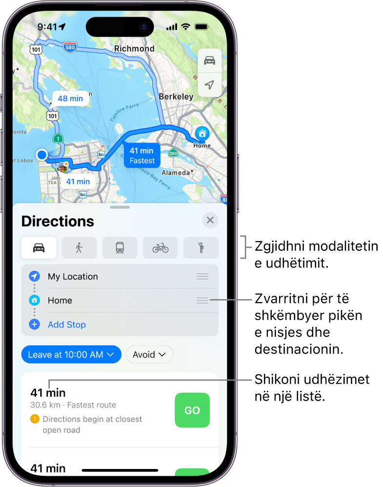 Një hartë që tregon disa itinerare me makinë mes dy vendndodhjeve, me opsione për zgjedhjen e mënyrave të tjera të udhëtimit, ndërrimin e pikës së nisjes dhe destinacionit dhe shikimin e udhëzimeve në një listë.