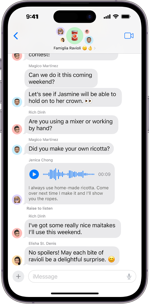 Një bisedë në grup në aplikacionin Messages.