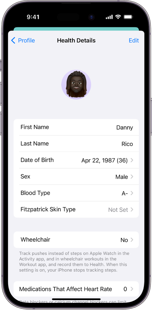 Екран Health Details на ком су поља за име, датум рођења, крвну групу и друге информације.