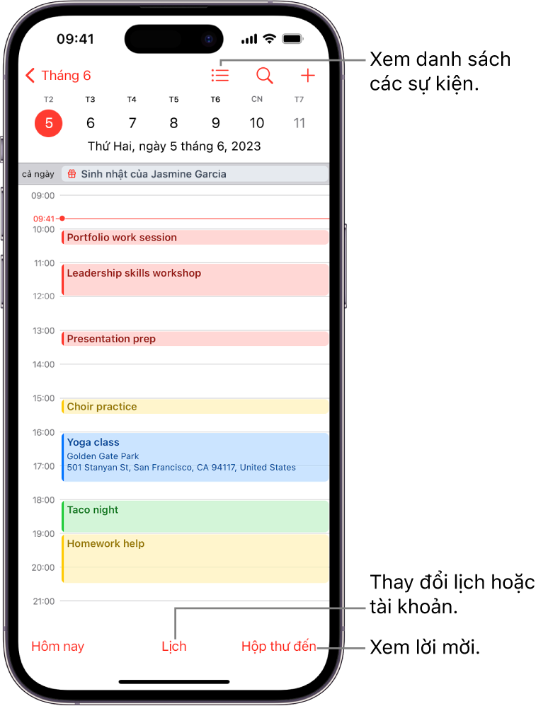 Một lịch ở chế độ xem Ngày đang hiển thị các sự kiện trong ngày. Nút Lịch ở chính giữa dưới cùng của màn hình và nút Hộp thư đến ở dưới cùng bên phải.