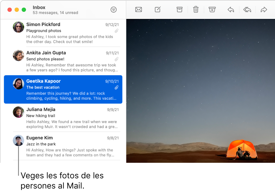 La finestra de l’app Mail mostrant la llista de missatges amb les imatges dels remitents al costat del seu nom.