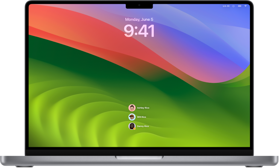 En el escritorio de un Mac se muestra la pantalla de bloqueo con una lista de tres cuentas de usuario en la parte inferior.