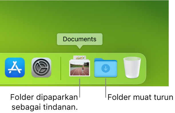 Hujung kanan Dock menunjukkan folder yang dipaparkan sebagai tindanan dan folder Muat Turun dipaparkan sebagai folder.