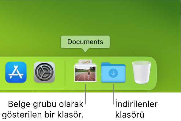 Dock’un sağ ucunda belge grubu olarak görüntülenen bir klasör ve klasör olarak görüntülenen İndirilenler klasörü gösteriliyor.