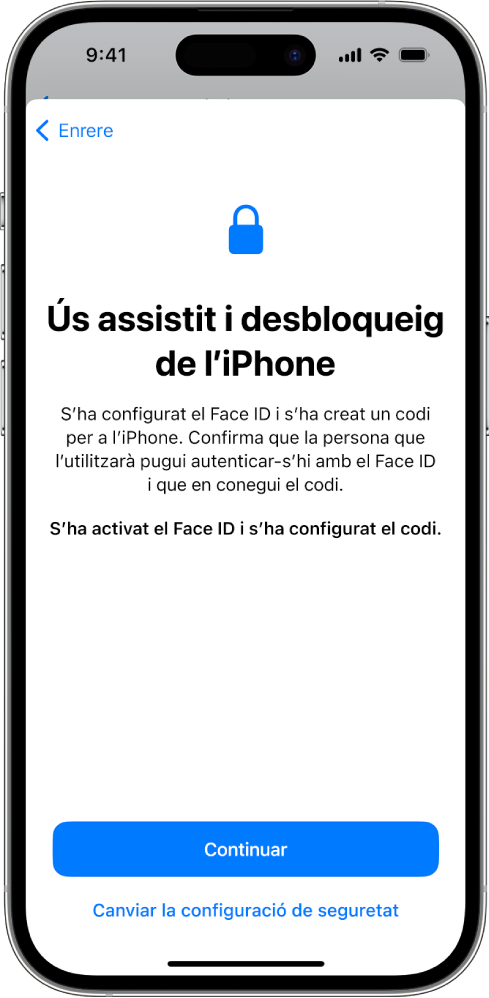 Un iPhone amb una pantalla que demana a la persona de confiança que confirmi que la persona que farà servir el dispositiu en sap el codi.