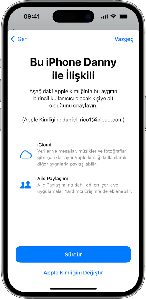 Aygıtla ilişkili Apple kimliğini ve Yardımcı Erişim ile kullanılabilecek iCloud ve Aile Paylaşımı özellikleri hakkındaki bilgileri gösteren bir iPhone.
