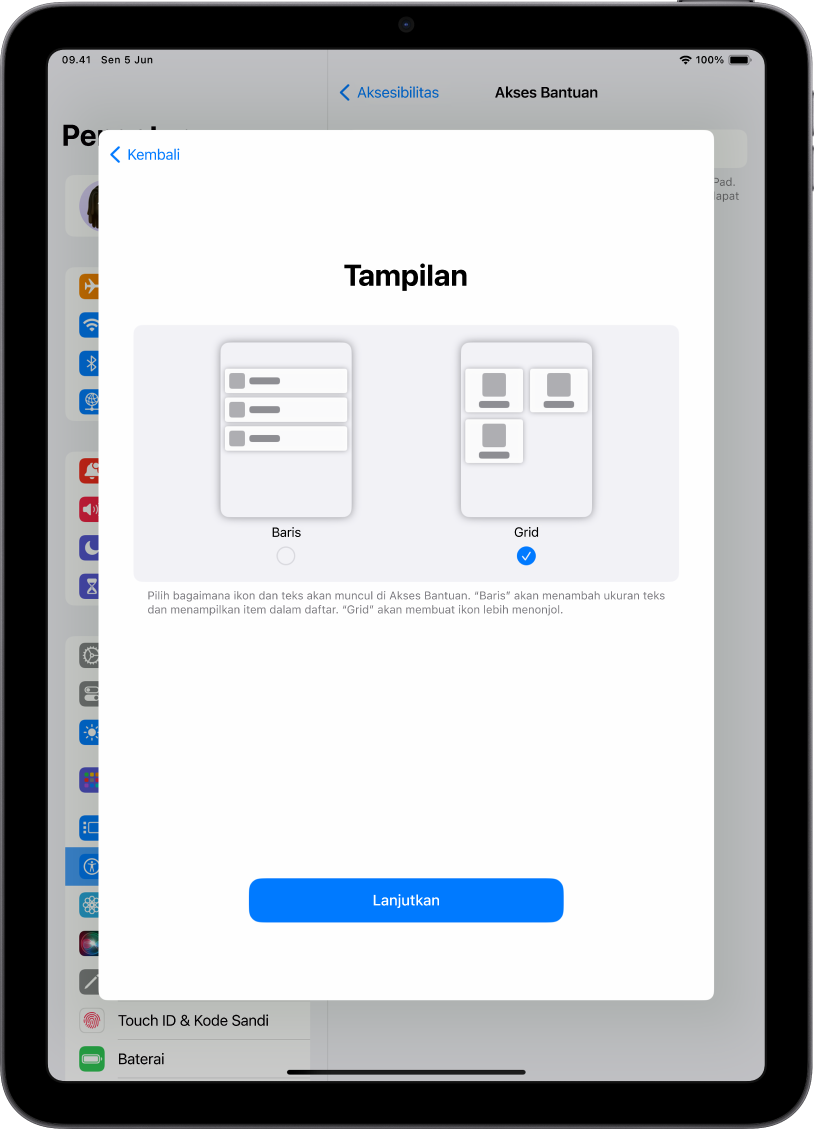 iPad sedang diatur untuk Akses Bantuan, dengan pilihan untuk menampilkan konten dalam daftar yang mudah dibaca, atau dalam grid besar yang menekankan gambar serta ikon.