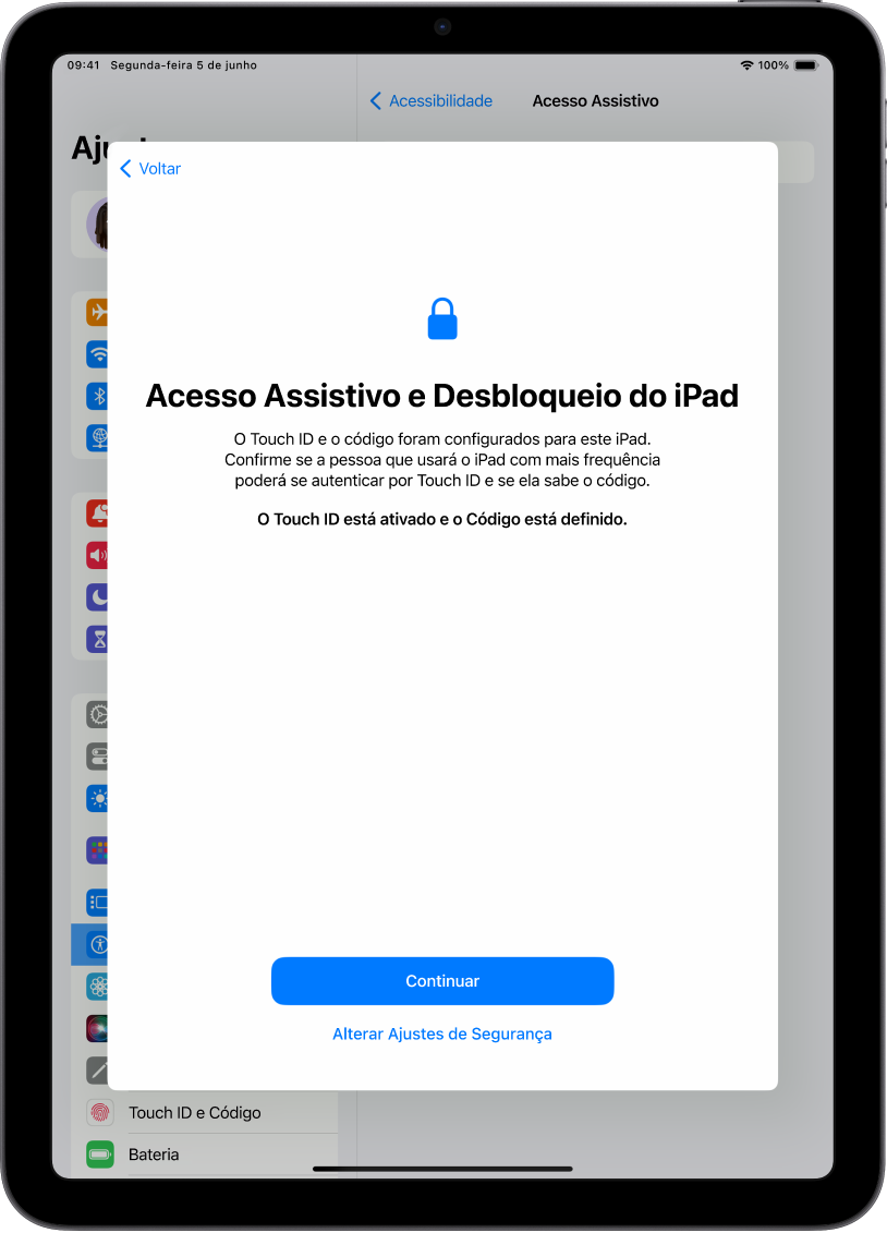iPad com tela solicitando à pessoa de apoio de confiança para confirmar se o usuário do dispositivo sabe qual é o código.