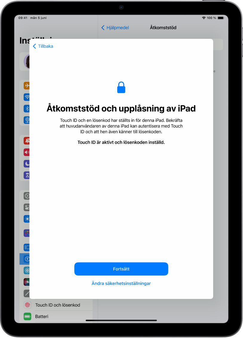 En iPad med en skärm som uppmanar den betrodda stödpersonen att bekräfta att personen som ska använda enheten känner till enhetens lösenkod.