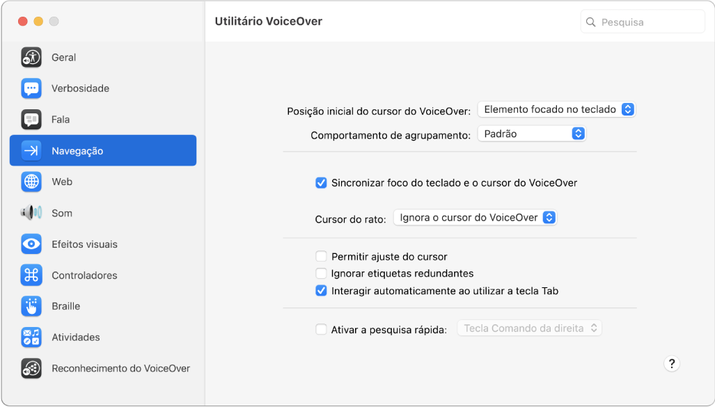 A janela do Utilitário VoiceOver a mostrar a categoria Navegação selecionada na barra lateral à esquerda e as respetivas opções à direita. No canto inferior direito da janela está um botão Ajuda para mostrar a ajuda online do VoiceOver acerca das opções.