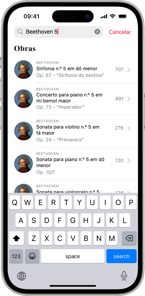 Um iPhone a mostrar o separador Pesquisar em Apple Music Classical. O campo de pesquisa aparece na parte superior do ecrã, seguido de uma lista de resultados.